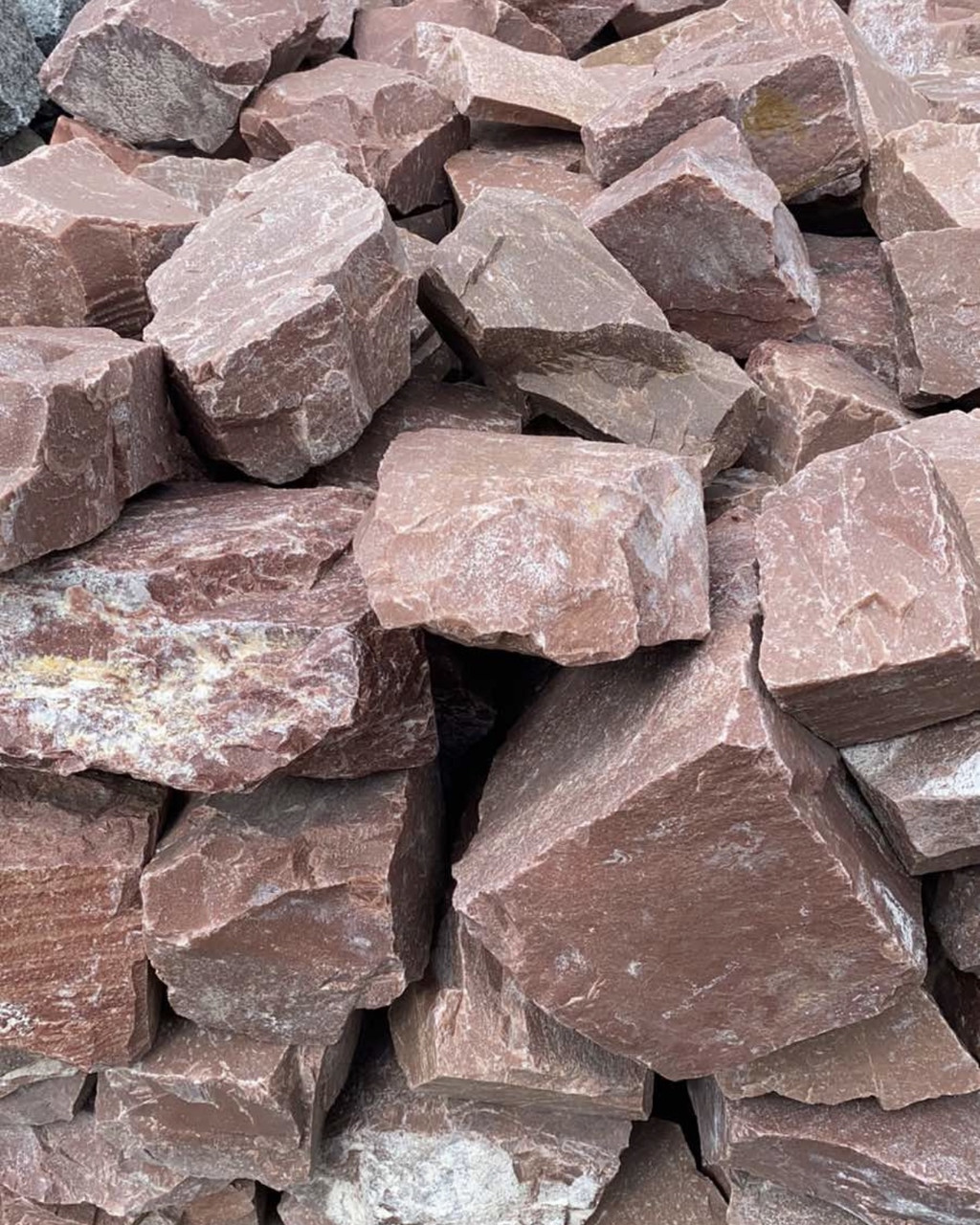 Камінь для ландшафту та клумб бут малиновий 100-400 мм