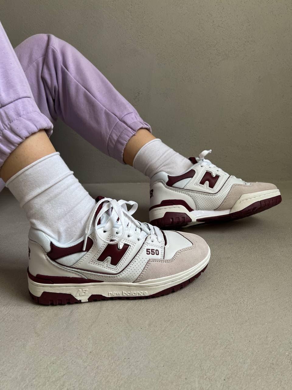 Кросівки жіночі білі з бордовим New Balance 550 Burgundy (07868)