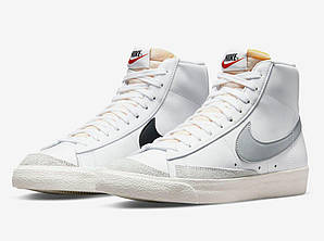 Жіночі кросівки Nike Blazer Mid 77 Light Smoke Grey