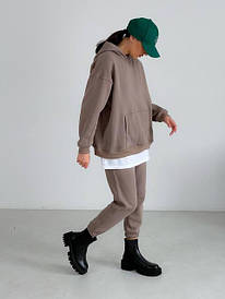 Спортивні комплект та костюми