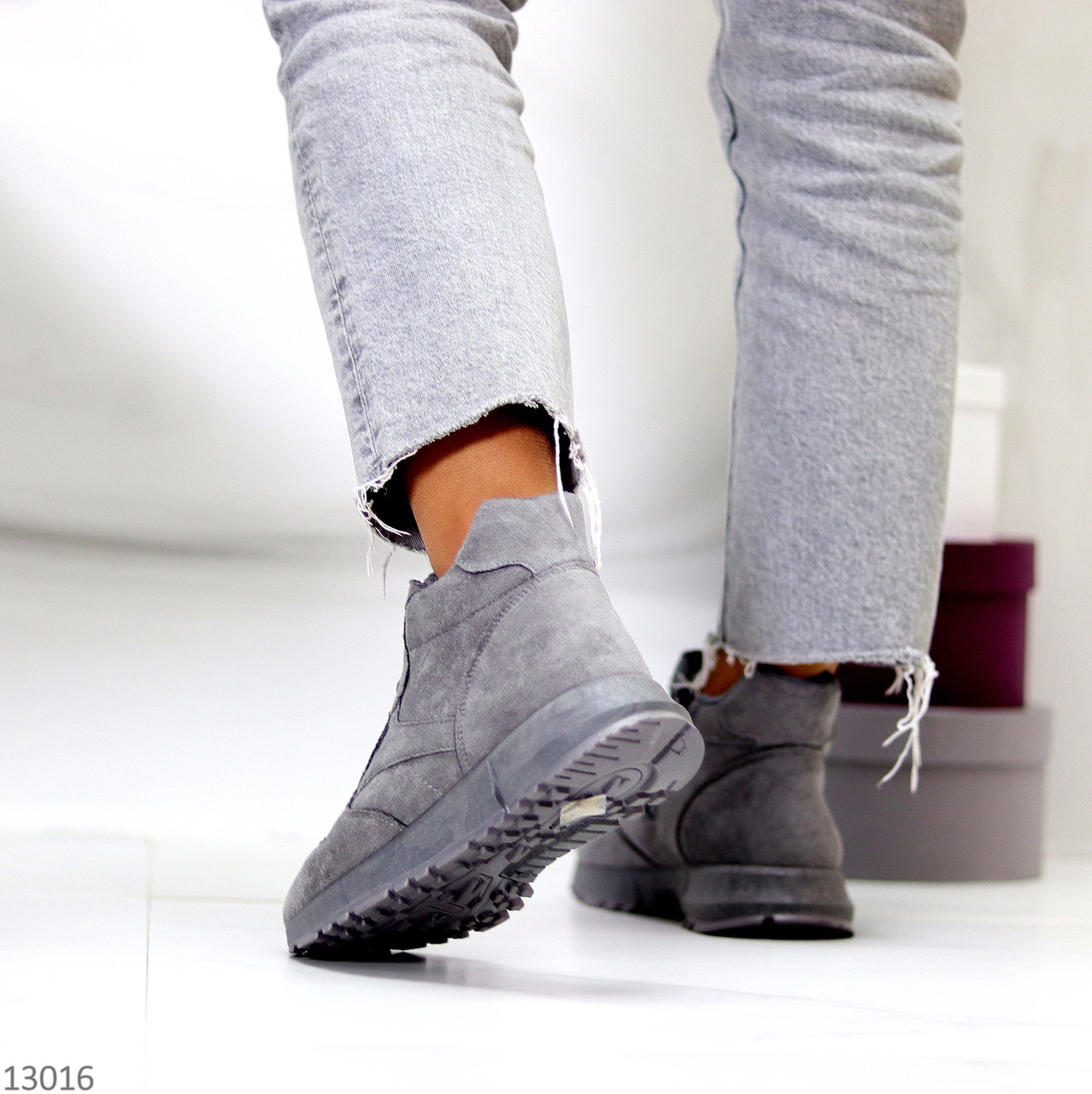 Молодіжні сірі жіночі високі замшеві кросівки хайтопы на флісі (взуття жіноче)
