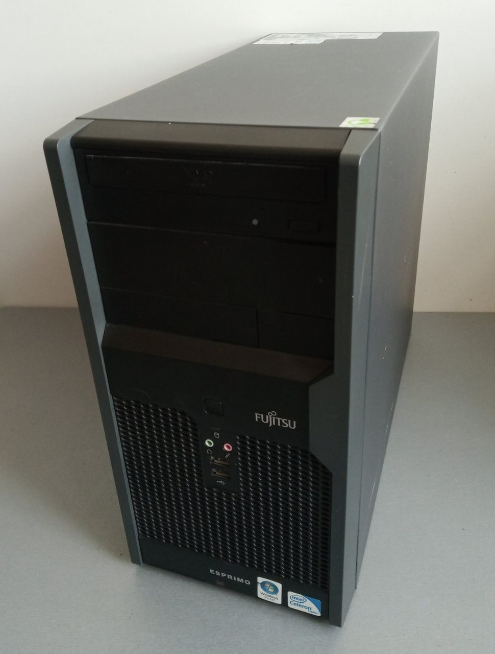 Системний блок б.в Fujitsu Technology Solutions Esprimo P3520 E85+ E5300/4 ГБ socket 775 USB2.0