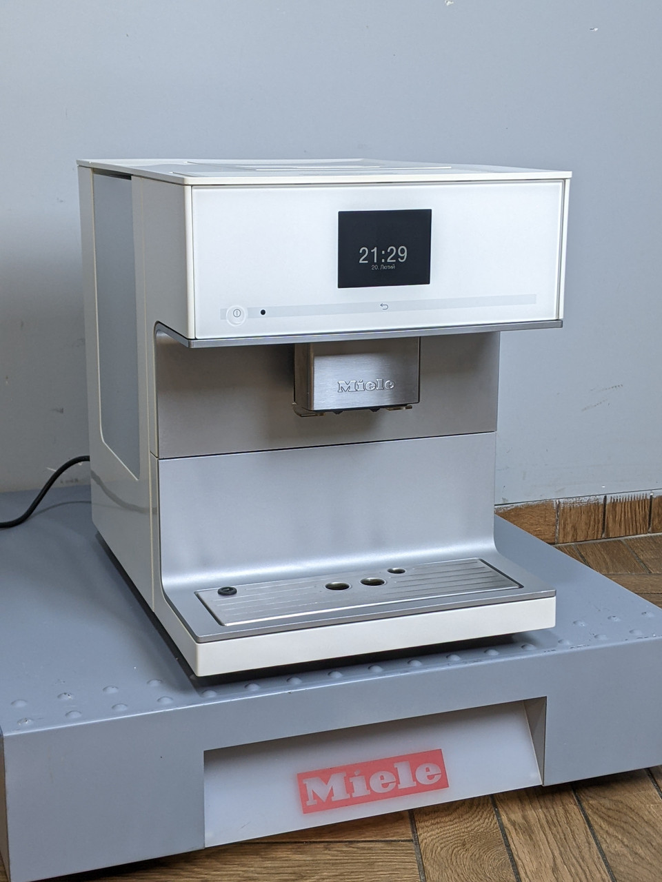 Кавомашина Miele CM 7300