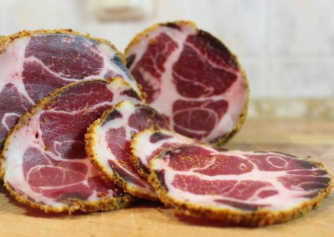 Коппа В'ялена Свинова Шия Coppa 0,650 г — 0,700 г Італія (опт 2 шт.)