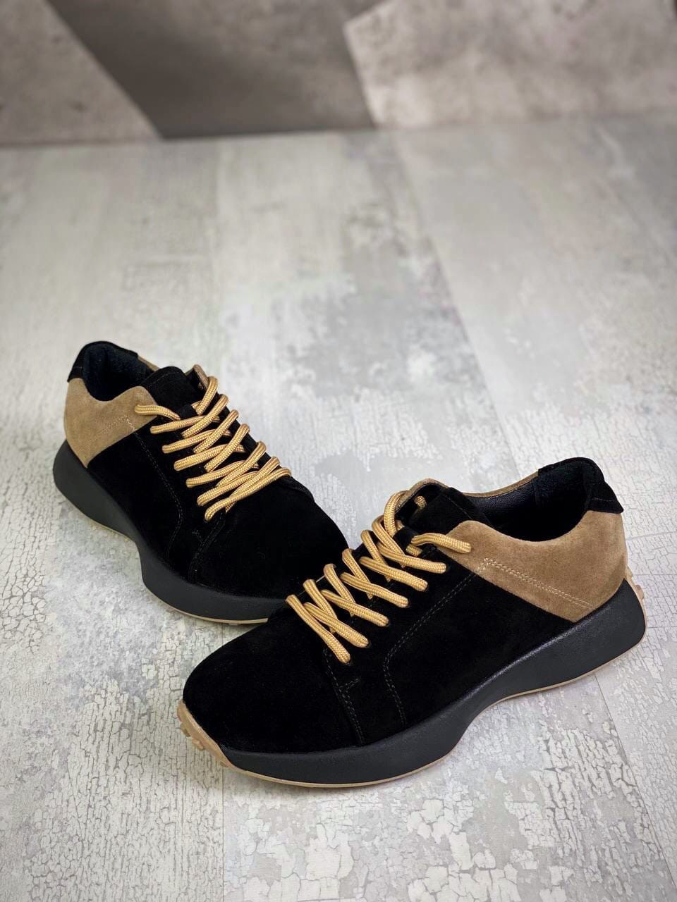 Жіночі замшеві кросівки на шнурівці 36-40 р чорний+капучіно