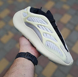 Чоловічі кросівки Adidas Yeezy boost 700 V3 Azael весна-осінь-літо бежеві з неоновою вставкою. Фото наживо
