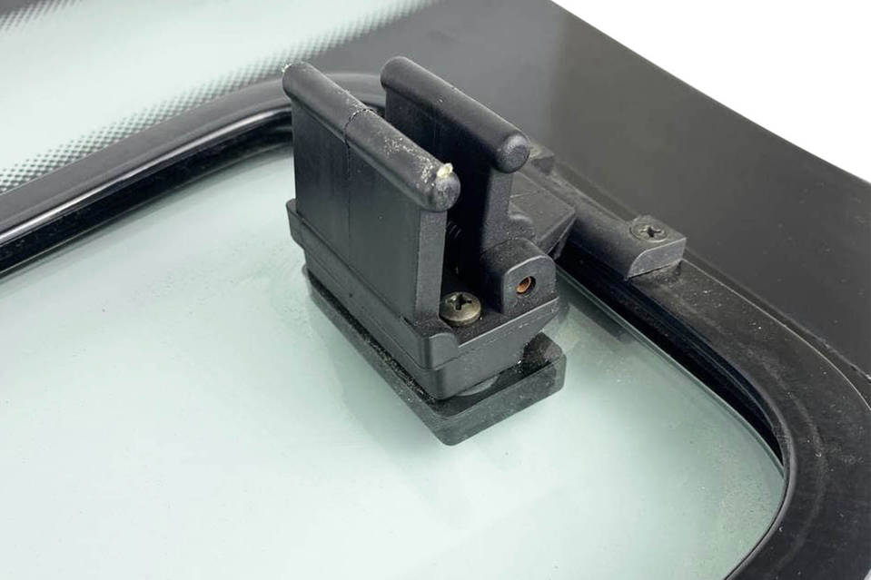 3676146225_w1280_h640_okno-