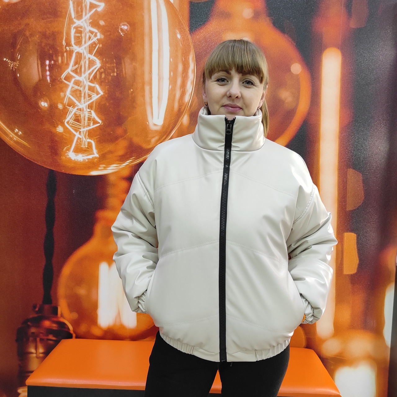 Жіноча бежева куртка екошкіра демісезонна