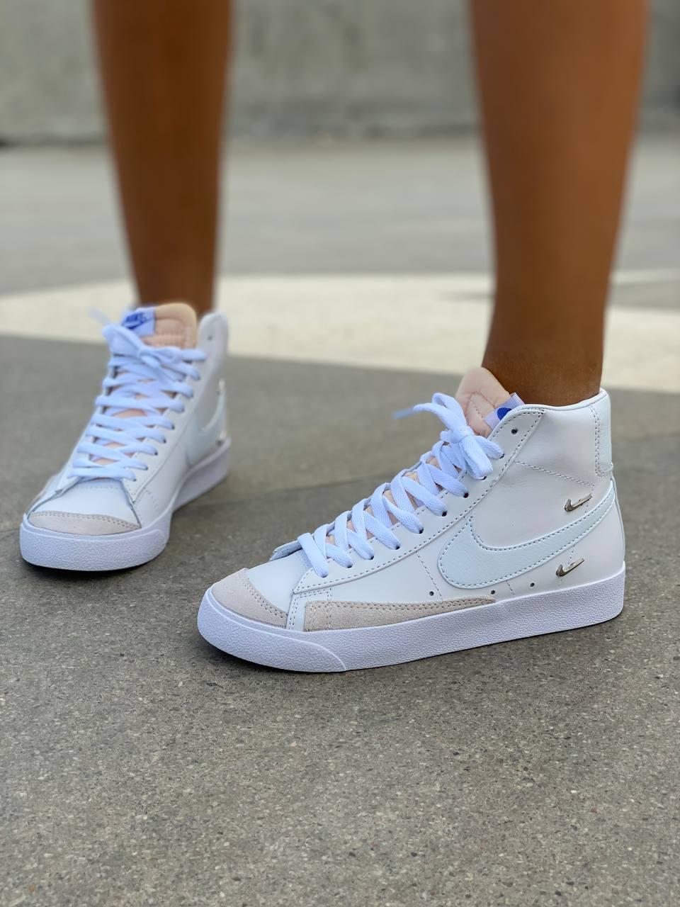 Жіночі кросівки Nike Blazer 77 Mid White Swoosh | Найк Блейзер Білі