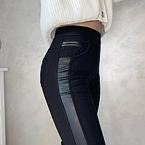 Штани жіночі для офісу Розміри: M, L, XL, XXL Лосини зі вставкою з екошкіри Ластівка Чорний колір, фото 3