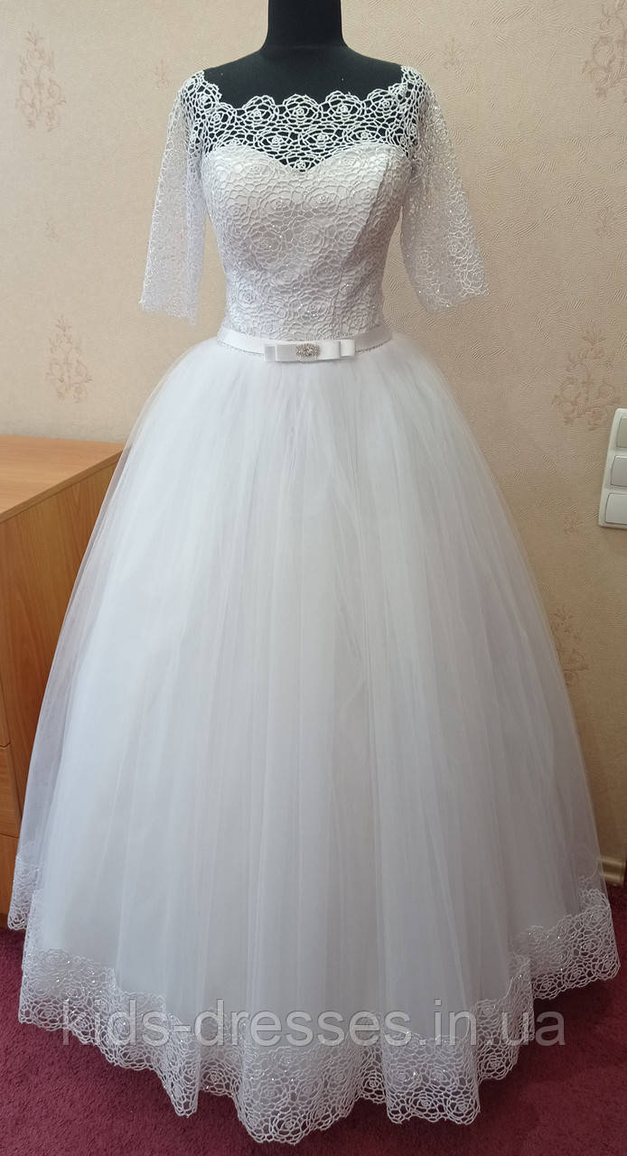 Блискуча біла весільна сукня з мереживом і рукавами 3/4, розмір 46/48, б/в