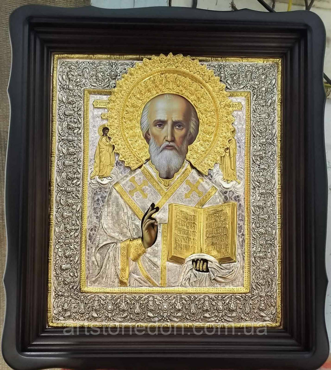 Икона Святого Николая Чудотворца в серебряном окладе - фото 1 - id-p634446561