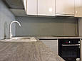 Скляний глянцевий фартух на кухню / Сіре однотонне скиналі, фото 5