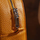 Яскравий жіночий рюкзак із натуральної шкіри Shvigel 16321 Жовтий, фото 9