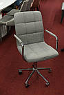 Крісло поворотне Q-022 сіра тканина, фото 6