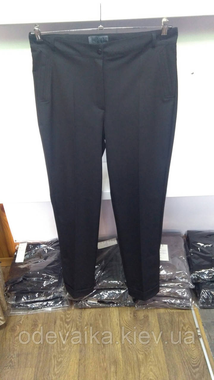 Жіночі штани чорні зі стрілками та манжетом знизу у великих розмірах 50-56