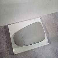 Скло дзеркала (вкладиш, дзеркальний елемент) лівий Volkswagen Touran  (Фольксваген Туран)