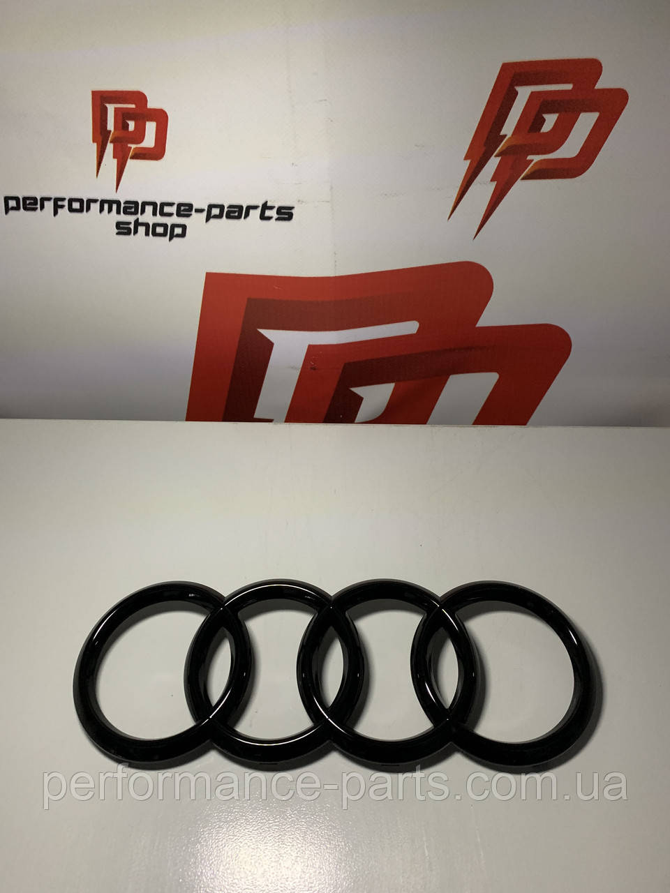 Емблема чорна задня Audi 4N0853605T94