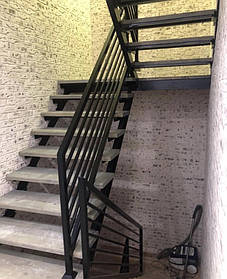 Сходи металеві під оздоблення деревом у сучасному стилі