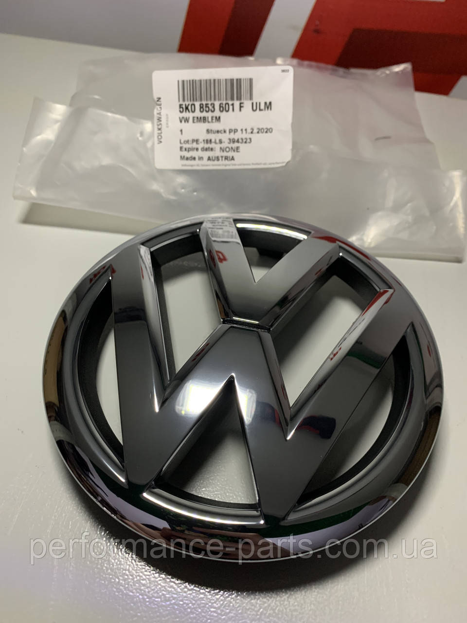 Емблема решітки радіатора VW 5K0853601FULM