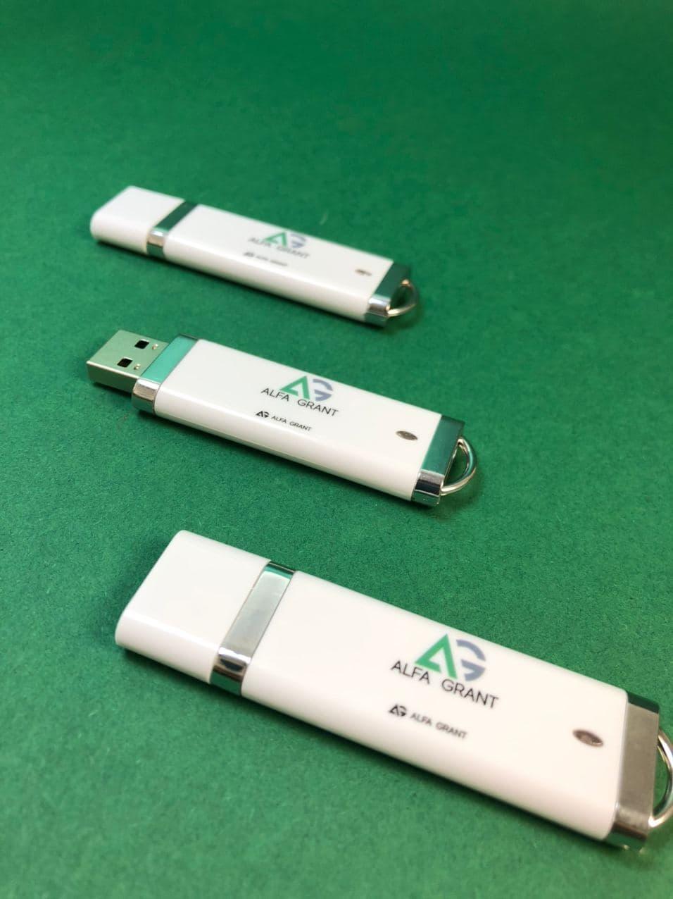 Флешки з Логотипом Компанії, брендовані флешки, нанесення логотипу на флешку, оригінальні корпоративні подарун