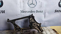 Б/У передняя плита, кронштейн генератора OM651 Mercedes E220 W212 2.2 A6512011109