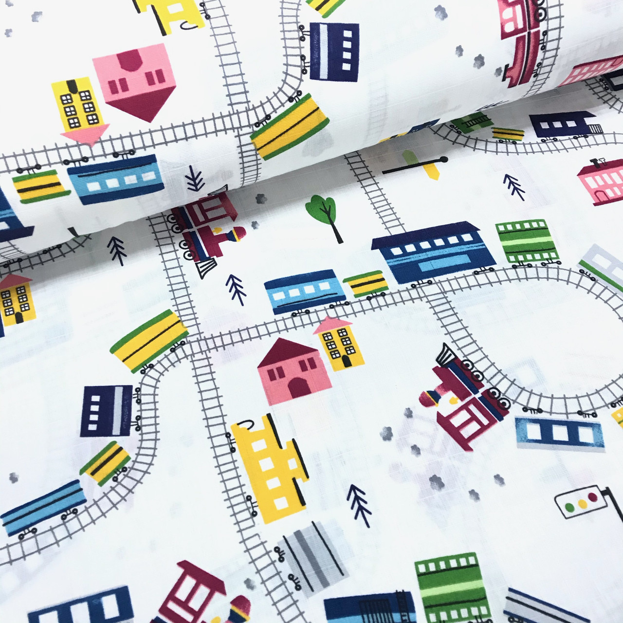 Тканина муслін Двошарова намальовані різнобарвні паровози на білому (шир. 1,7 м) (MS-S-0095), фото 1