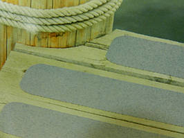 Стрічка антиковзна самоклейна сіра еластична 50 мм