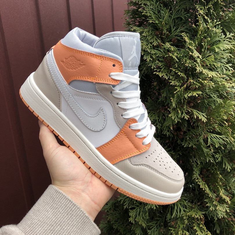 Жіночі кросівки Nike Air Jordan шкіряні стильні молодіжні сірі персикові