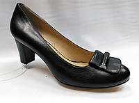 Туфлі шкіряні Erisses на підборах. Розміри: 41, 42.