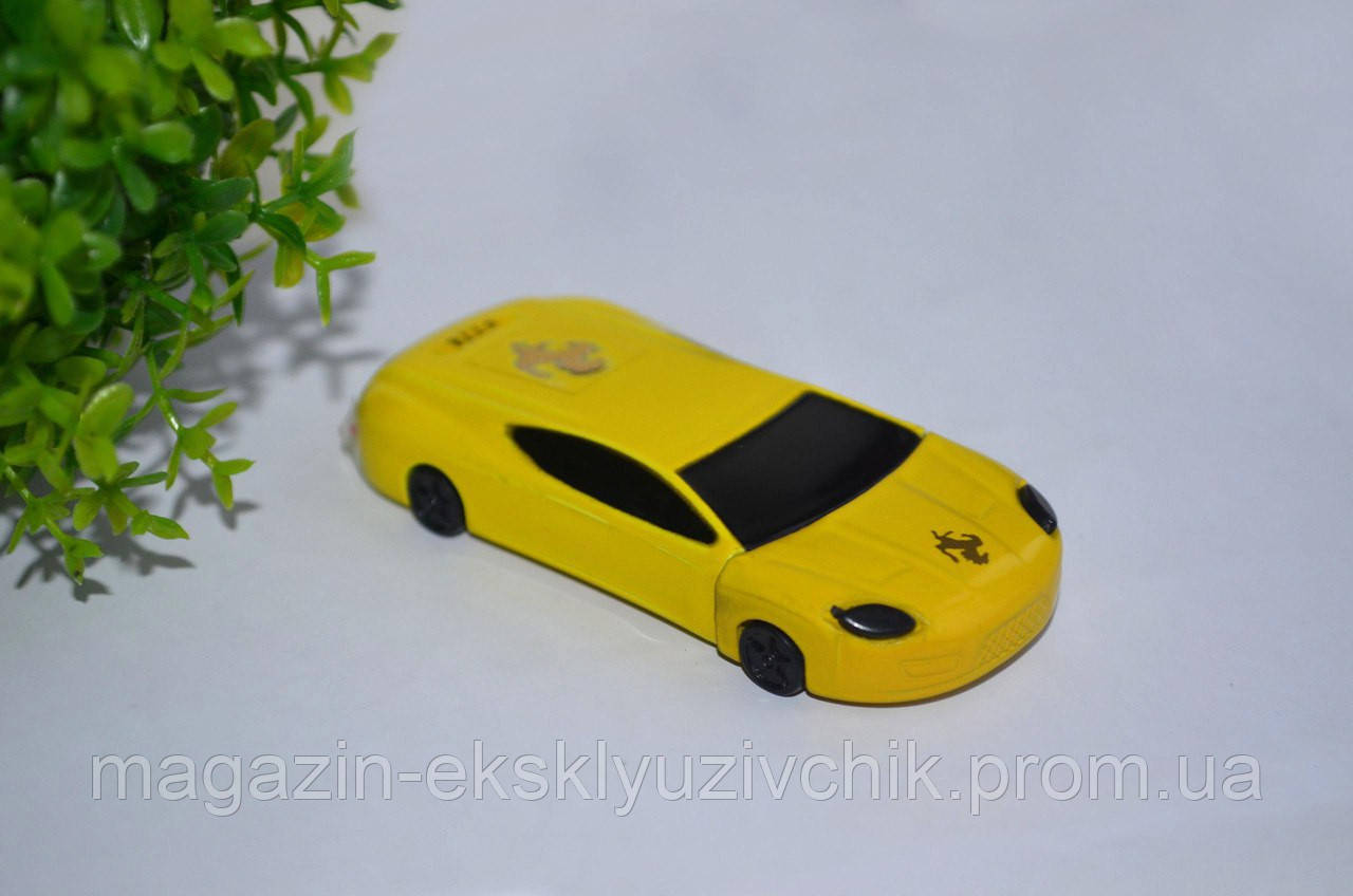 Запальничка "Машинка Ferrari" жовта.