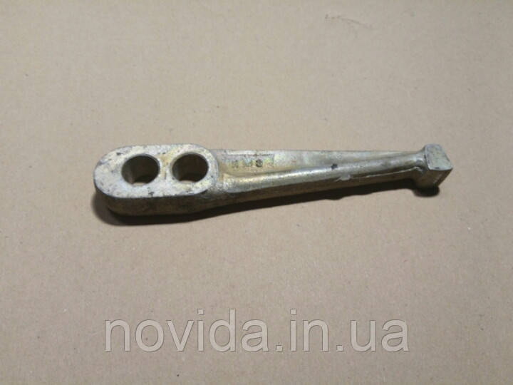 Важіль диска зчеплення ЯМЗ 236-1601095