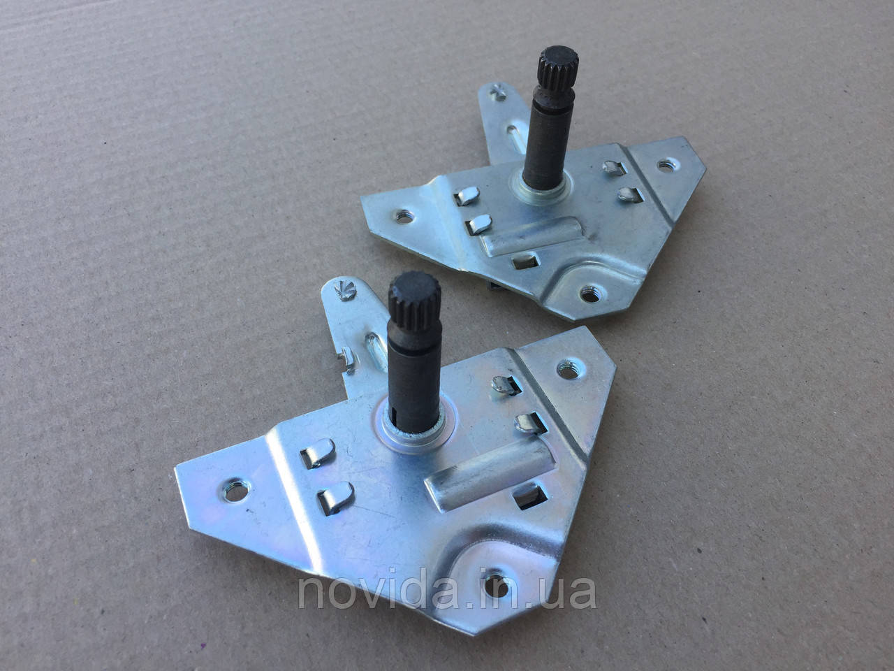 Привід замку дверей КАМАЗ у сб. правий/лівий 5320-6105080/81