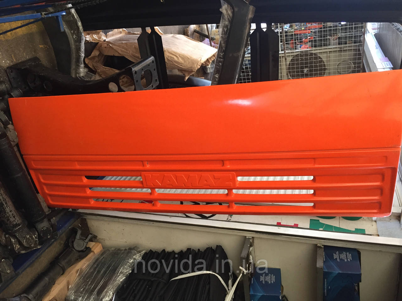 Панель облицювальна КАМАЗ ЄВРО капот пластик у зборі 53205-8401120, фото 1