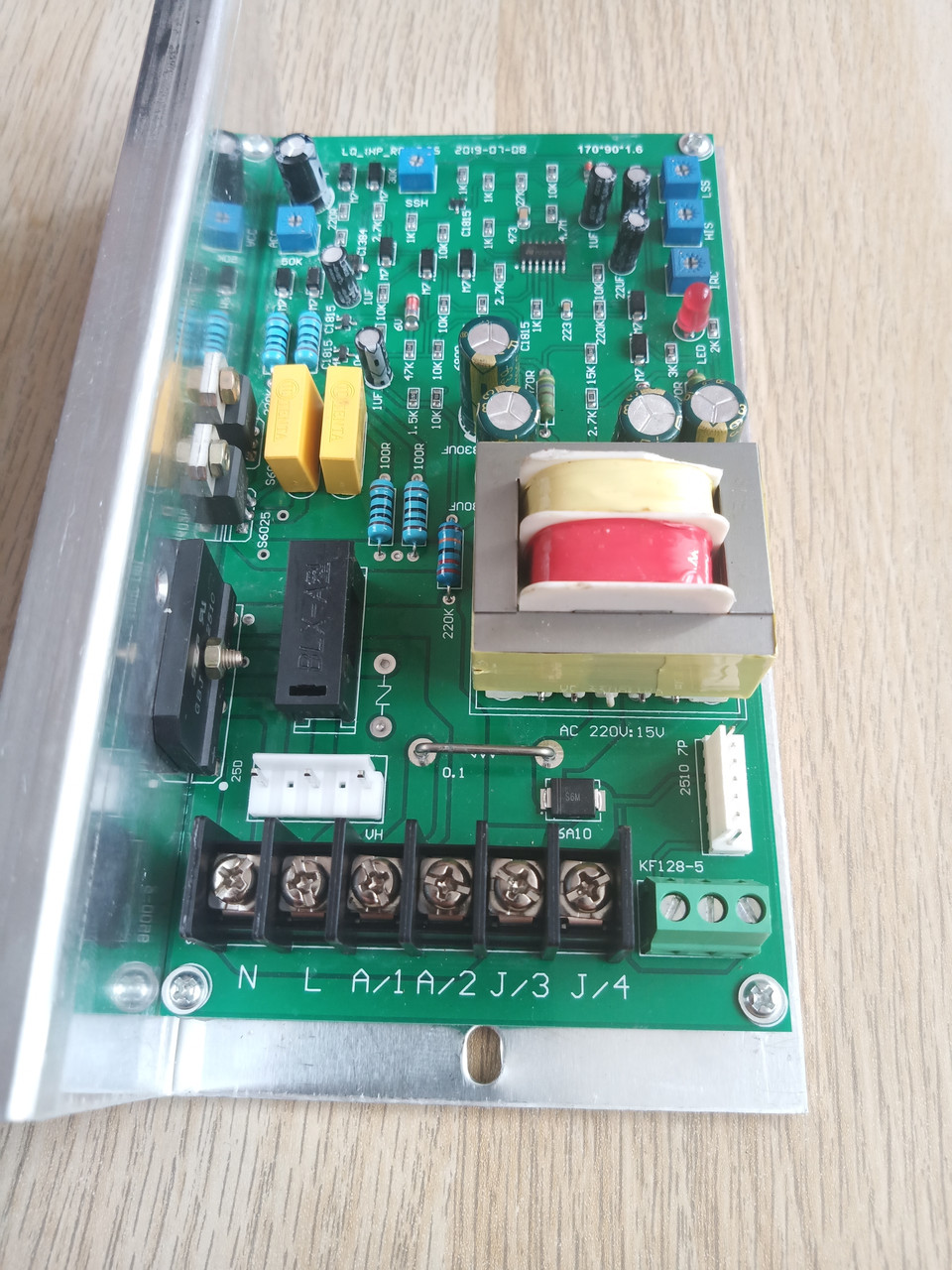 Плата регулювання 1HP швидкості обертання двигуна постійного струму до 750 Вт. Вхід 220 VAC вихід 180-220 VDC