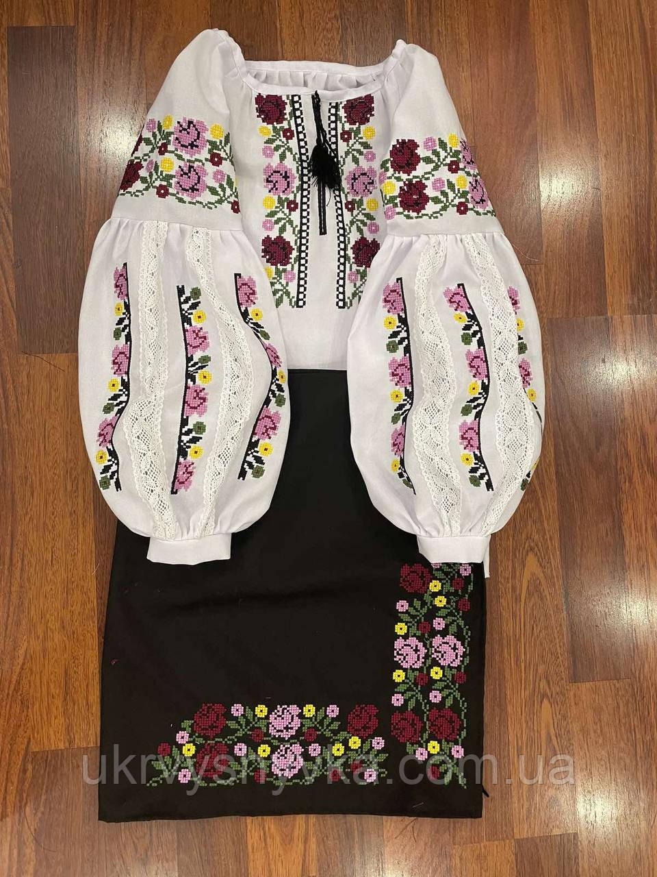 Костюм з вишивкою "Соната"