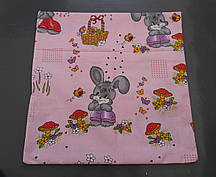 Наволочка бязь 50х50, принт: Зайці, рожеве