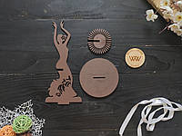 Салфетница из дерева "Танцующая девушка", деревянная салфетница для украшения стола. С покраской.