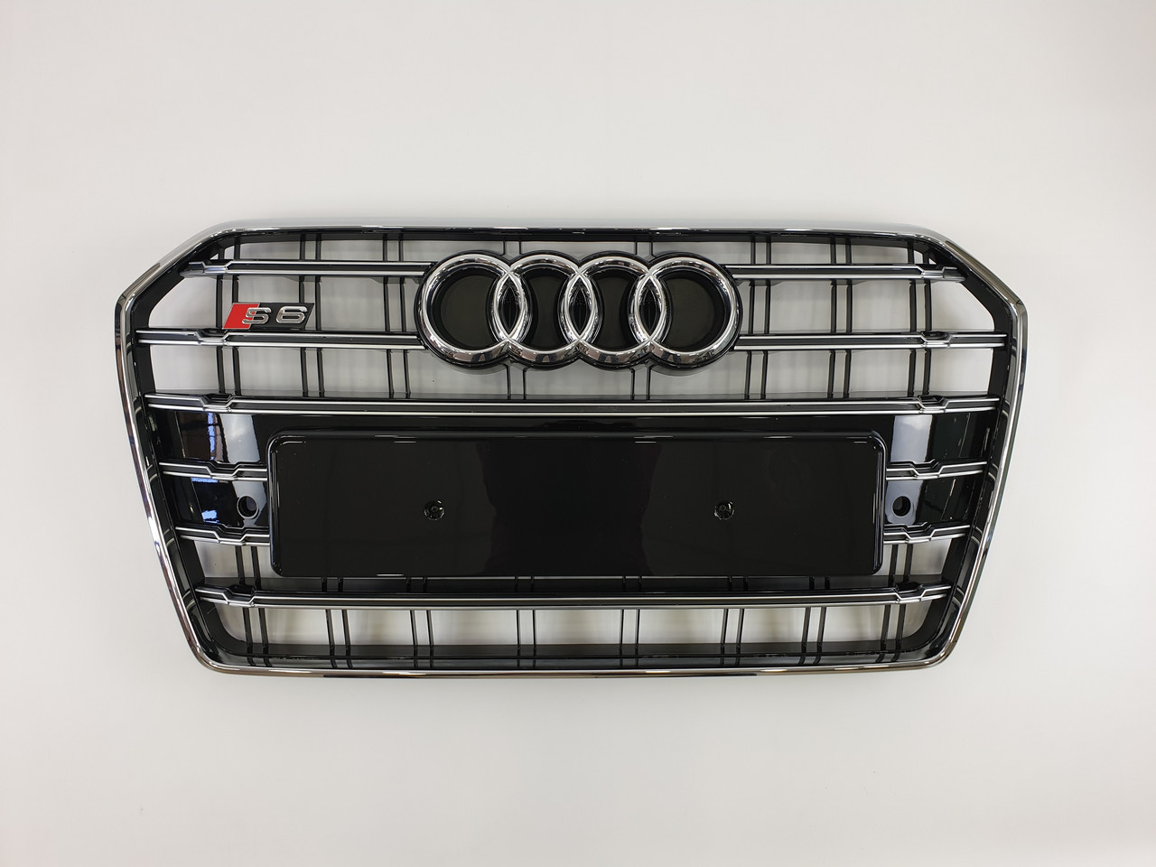 Решетка радиатора Audi A6 2014-2018год Черная с хромом (в стиле S-Line) - фото 1 - id-p1465098426