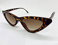 Женские солнцезащитные очки кошечки треугольники в пластиковой оправе лео