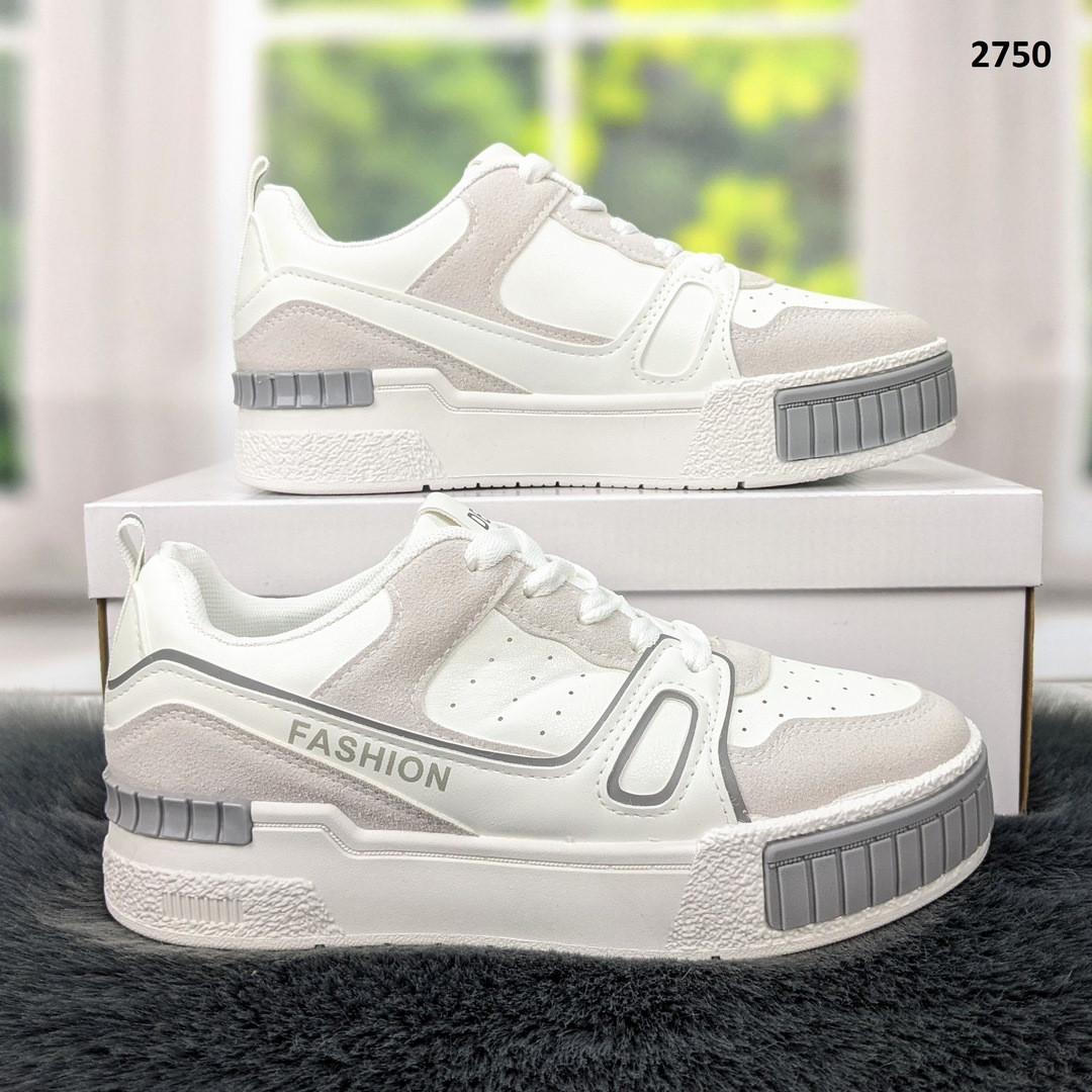 Кросівки жіночі білі із сірим на високій підошві