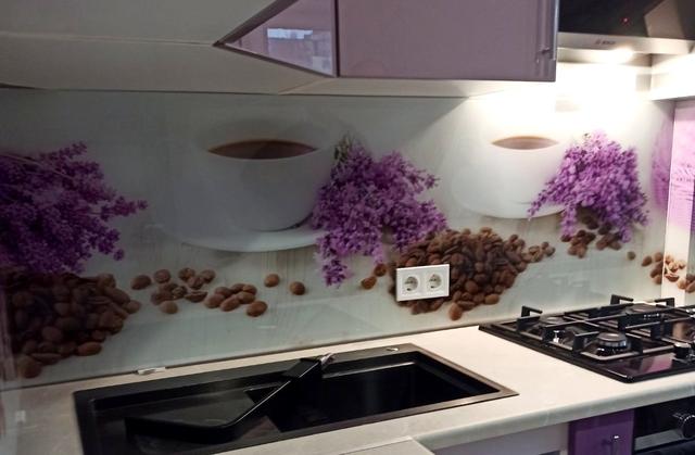 steklopaneli-dlya-sten-kukhni-skinali-siren'