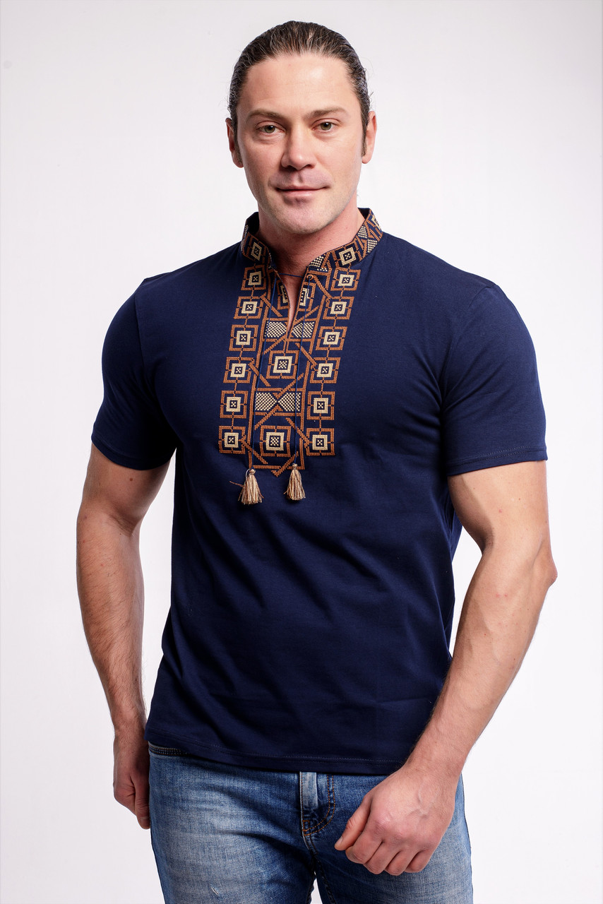 Модная мужская футболка с вышивкой «Оберег с коричневым» S - фото 1 - id-p1528152541