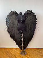 Черные крылья в форме сердца, узкие "перья"