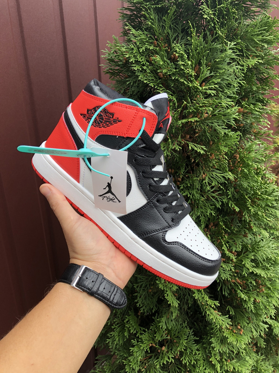Кросівки чоловічі Nike Air Jordan 1 червоні з чорним\білі
