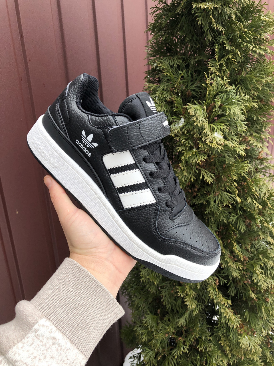 Кросівки чоловічі Adidas [41-45] чорно-білі 41 - 26.1 см
