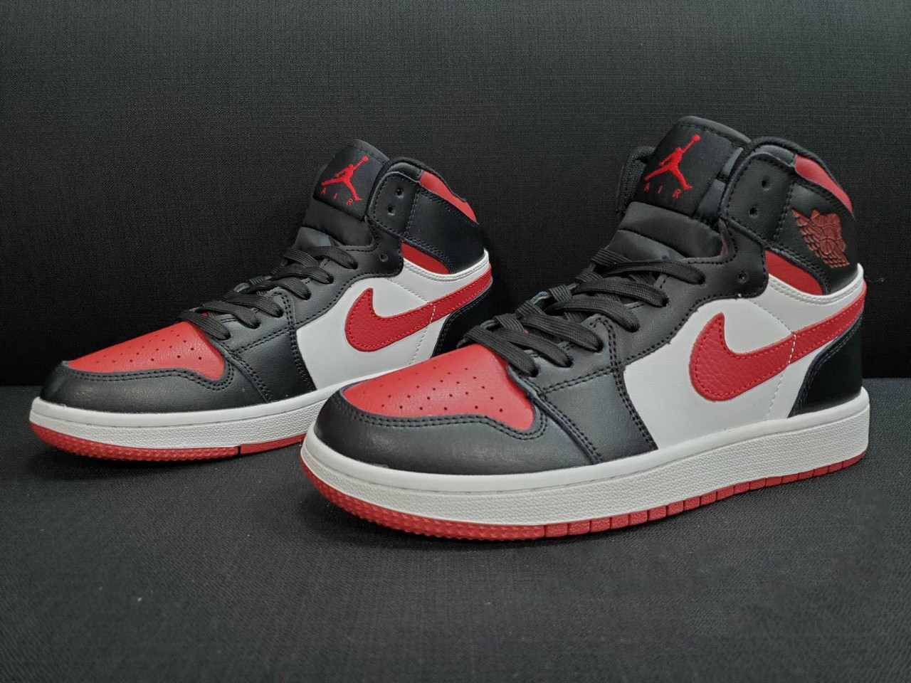 Кросівки чоловічі Nike Air Jordan чорні з білим \ червоні 43