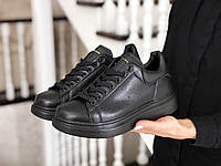 Женские кроссовки Alexander McQueen черные макквин повседневные демисезонные кожаные