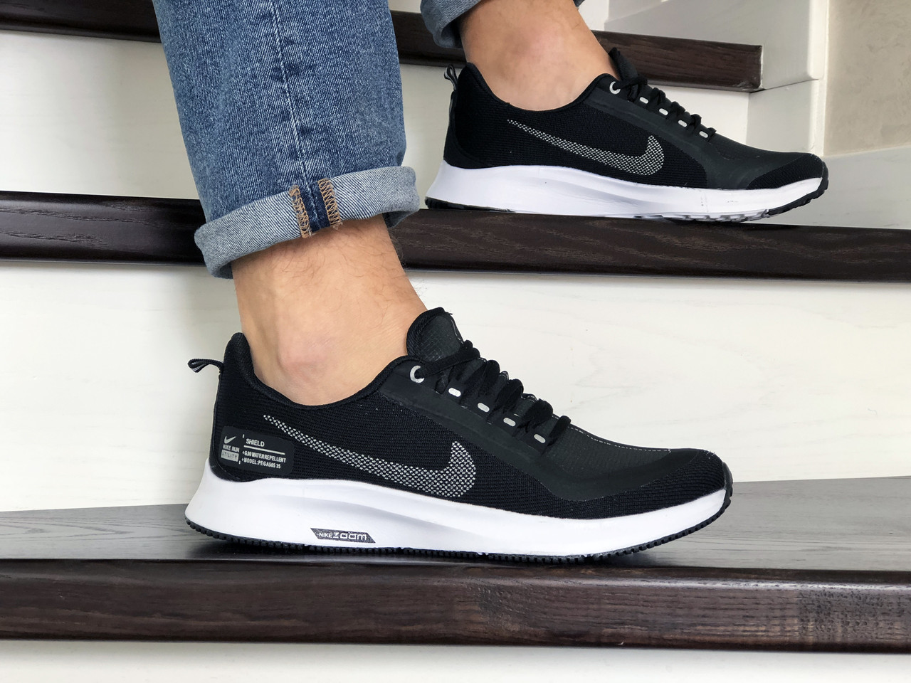 Nike utility on sale running