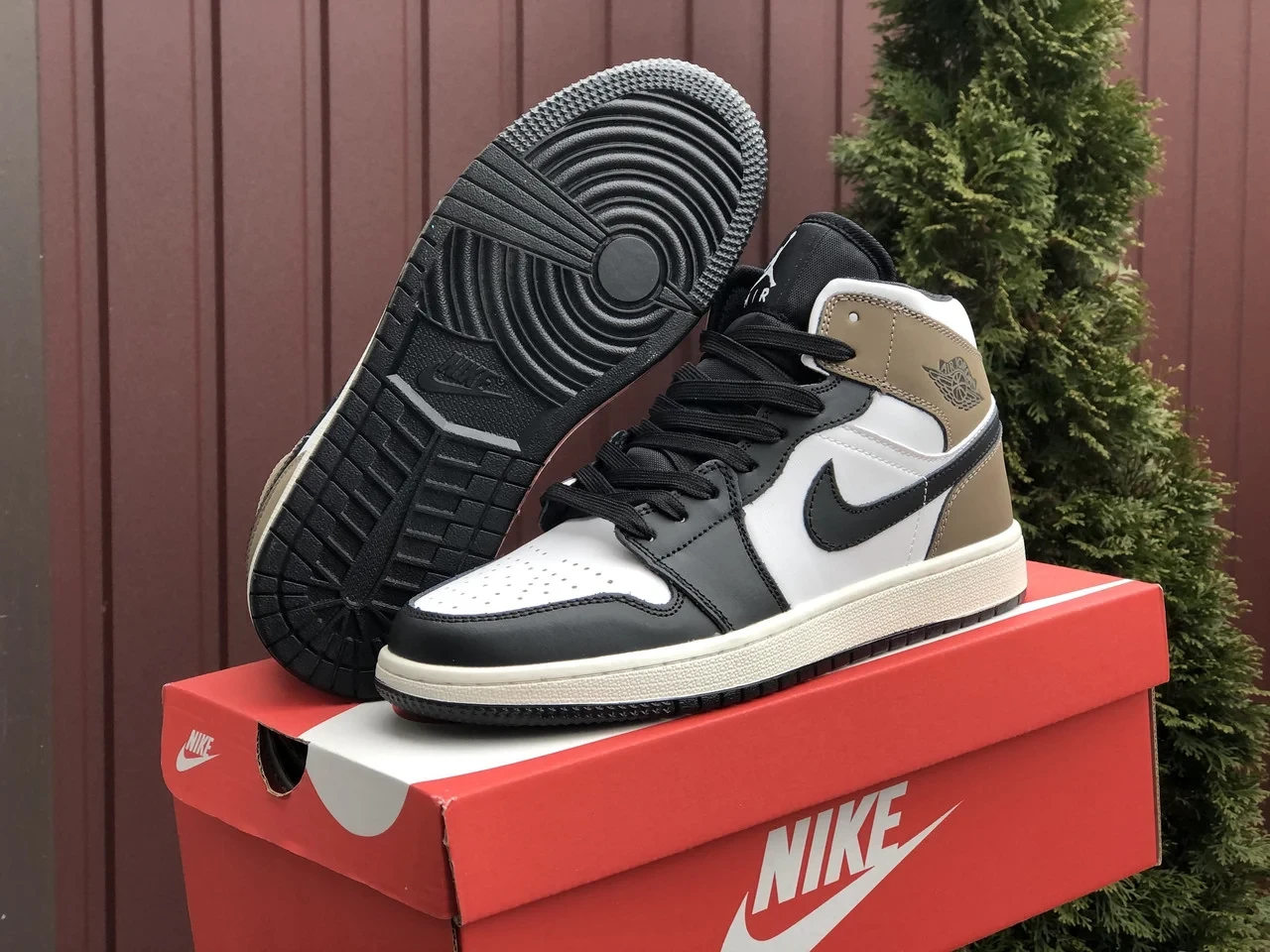 Кросівки чоловічі шкіряні Nike Air Jordan (чорні з білим\коричневим), найк ейр джордан [41 - 45 р.] (41-26.2см), фото 1
